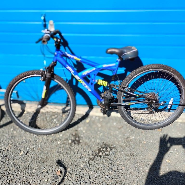 Blue Male Mountain Bike Apollo Phaze Mens Mountain Bike Blue S, M