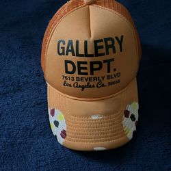 Gallery dept  hat