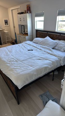 King mattress / Bedframe