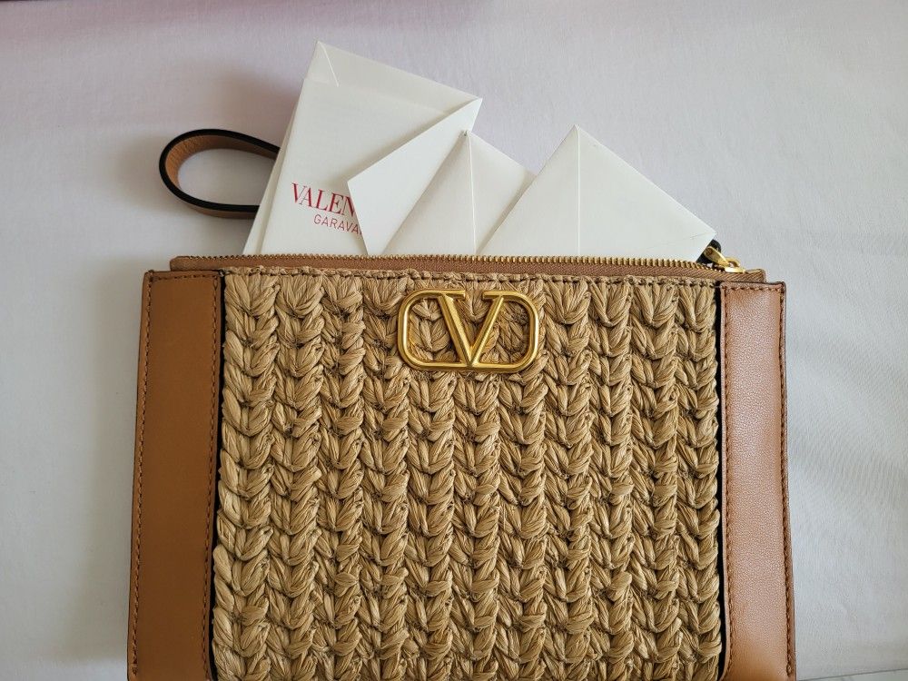Valentino Garavani Vlogo Raffia & Leather Flat Wristlet Pouch Clutch
