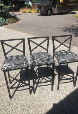 (3) Like new barstools, 28 inches