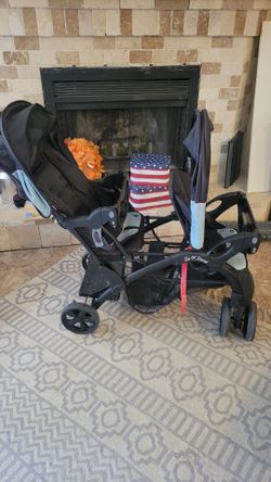 Baby stroller/ sit and stand