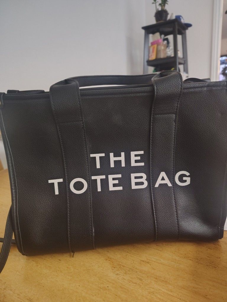 large tote Bag, Purse Like New .. Jones And Cheyenne