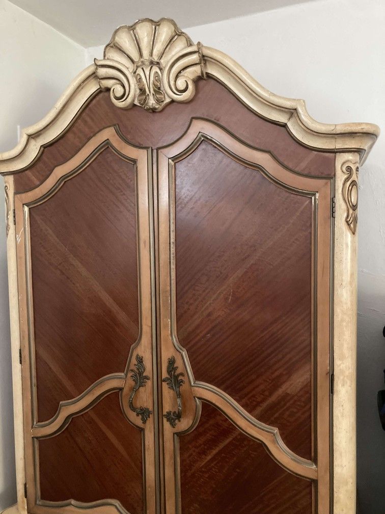 Antique Romweber Satinwood Amoire/2Matching Nightstands