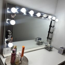 Hollywood Vanity Mirror