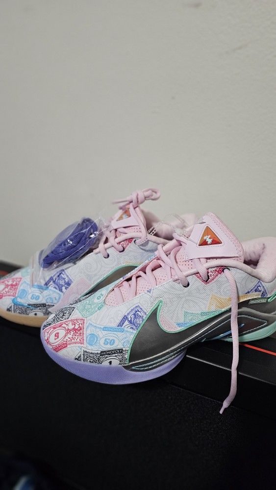 Nike Lebron 22 "Currency" Monopoly Shoes
