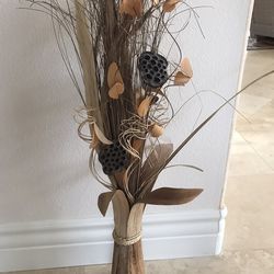 Tall Dried Reed  And Leaf Arrangement/bouquet