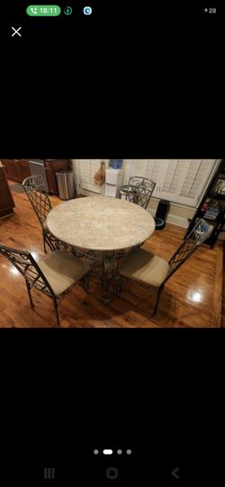 Kitchen Table and 4 Chairs