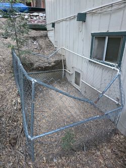 Dog Kennel Cage (damaged)