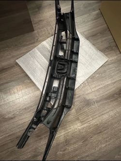 Front Grille Assembly - Honda Civic Sedan - Replacement