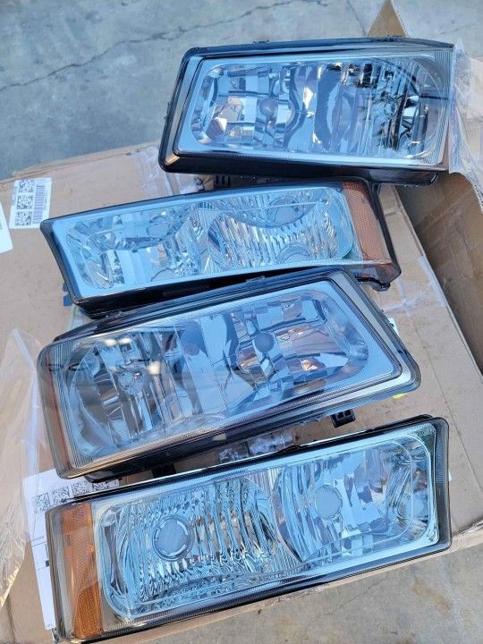 03-06 Chevrolet Silverado Headlights Luces Micas