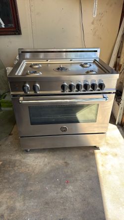 Bertazzoni Italia Stove