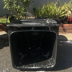 Trash Bin Cleaning 