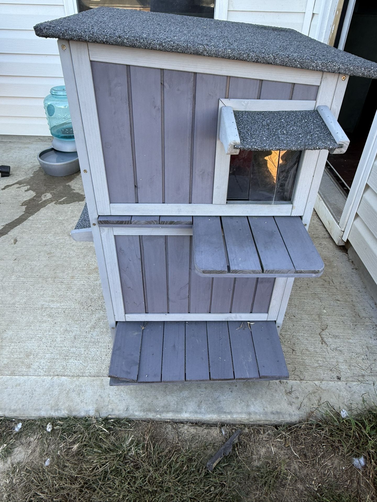 Outdoor Insulated Cat House