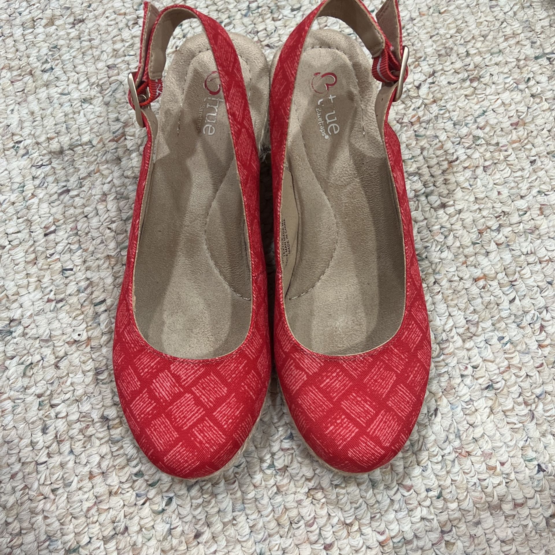 Women’s Red Wedges