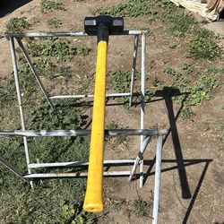 Ludell 8 pound sledge with fiberglass handle