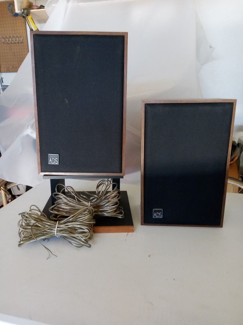 ADS L10 Stereo Speakers 