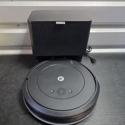 Roomba Essential Robot