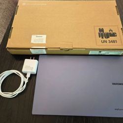 Samsung Galaxy Chromebook plus 15.6” AmOled display i3 8gb 256gb 