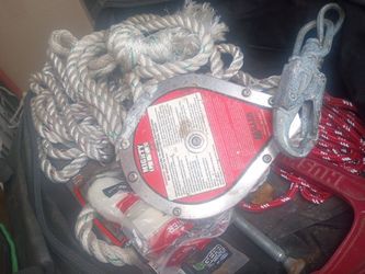 Self-retracting lifeline