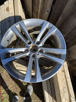 $40 BMW Rim 19-1/2”
