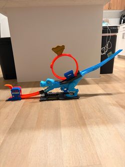 Hot Wheels City T-Rex Chomp-Down Playset