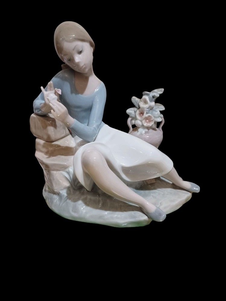 LLADRO "ROSALINDA" 1983 FIGURINE