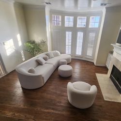 Olivia ivory Curved Sectional!! Same day Delivery 🚚 