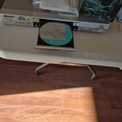 Pioneer DVD/CD DV-563A Player.