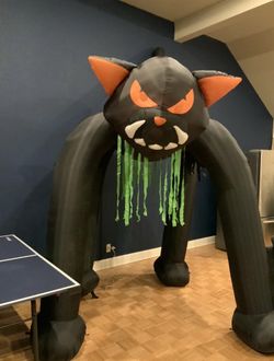11 Foot Inflatable Cat