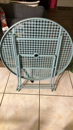 Round Folding Metal Patio Table