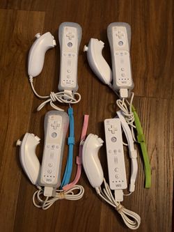 Set of Wii Remotes and Nunchucks OEM