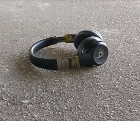 BOSE WIRELESS HEADPHONES