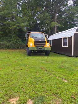 Dump truck