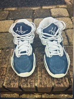 Nike Kyrie- Never Worn