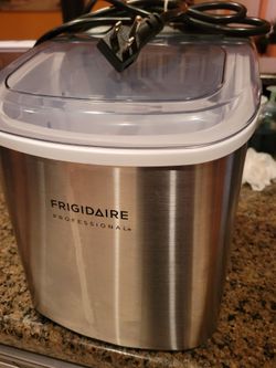 Frigidaire ice maker, works great