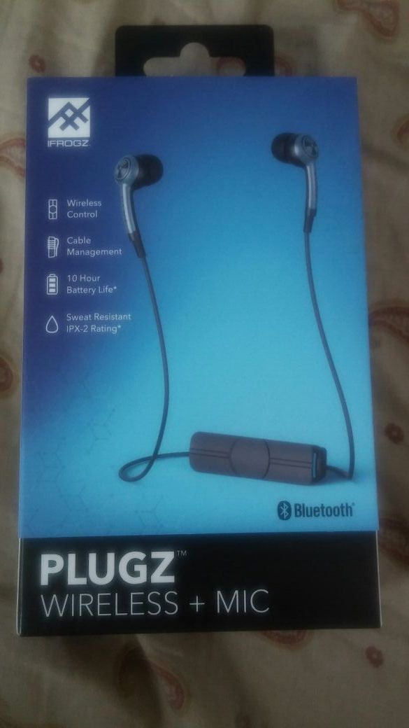 iFrogz PLUGZ wireless head phones+mic