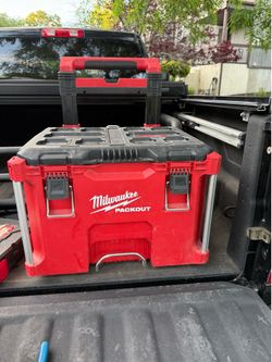 Milwaukee rolling Packout