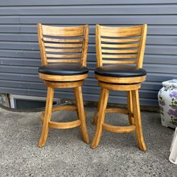 Pair Of Whitaker Furniture Oak Round Pub Table Set