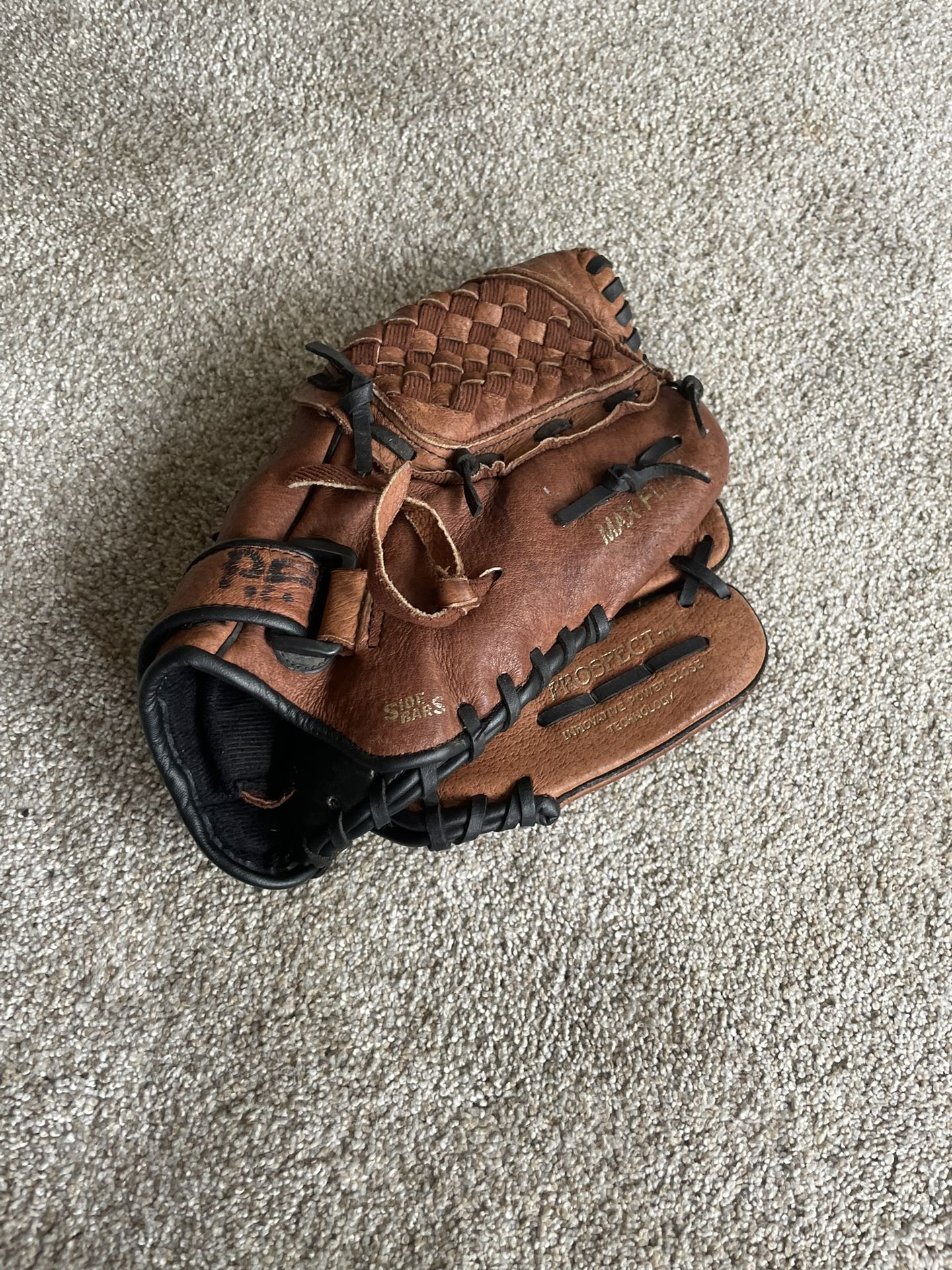 Baseball glove 11 inches