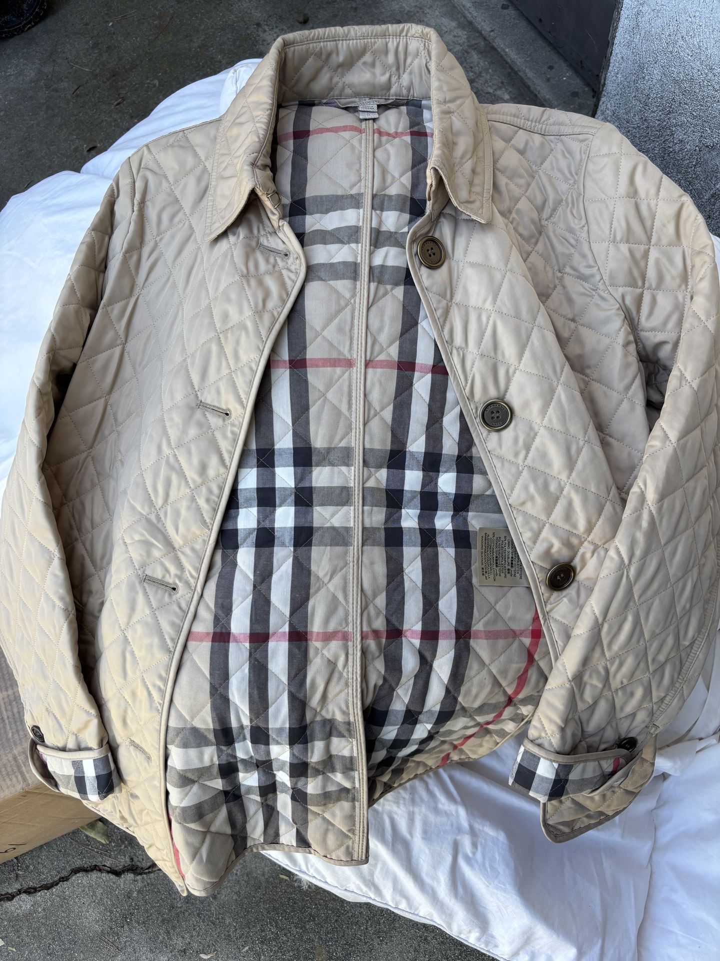 REAL BURBERRY SIZE LARGE