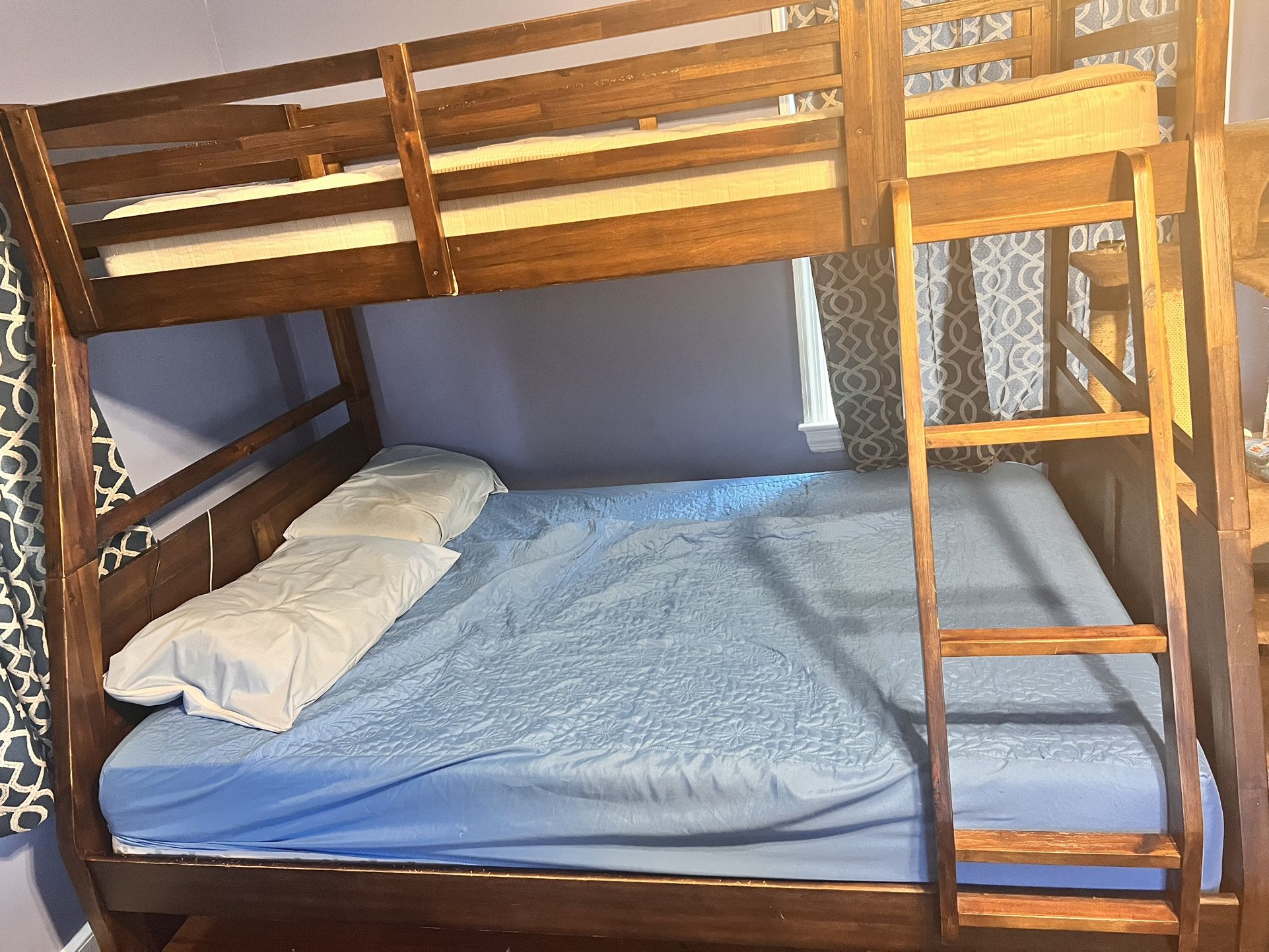 Chadwick Twin/Full Bunk Bed