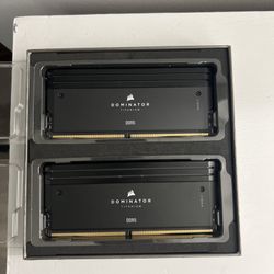  Corsair Dominator Titanium 32GB (2x16) RGB DDR5 7600MT/s CL36-46-46 XMP