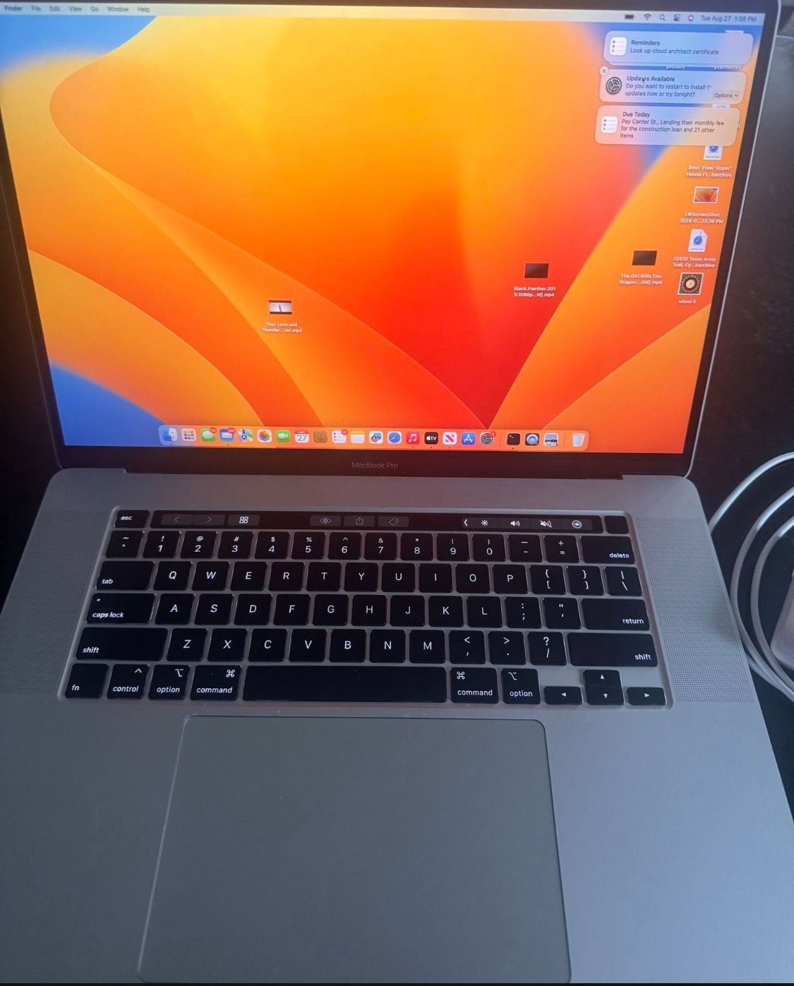 MACBOOK PRO NEW CONDITION 