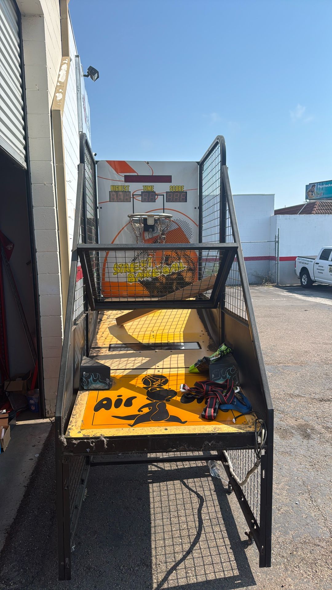 Free coin operated basketball arcade