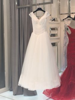 WEDDING GOWN