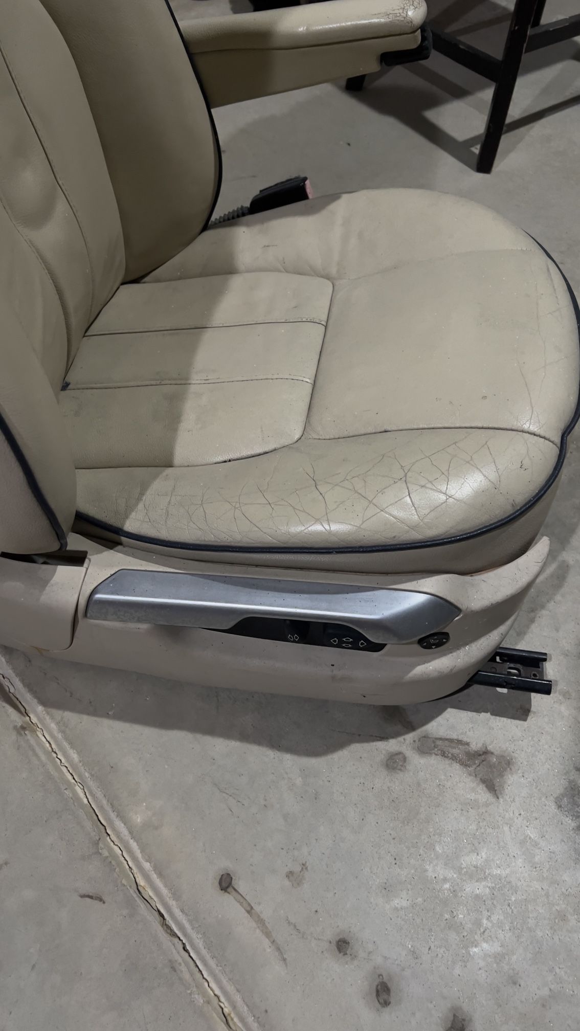 06-09 Range Rover Hse Passenger Seat
