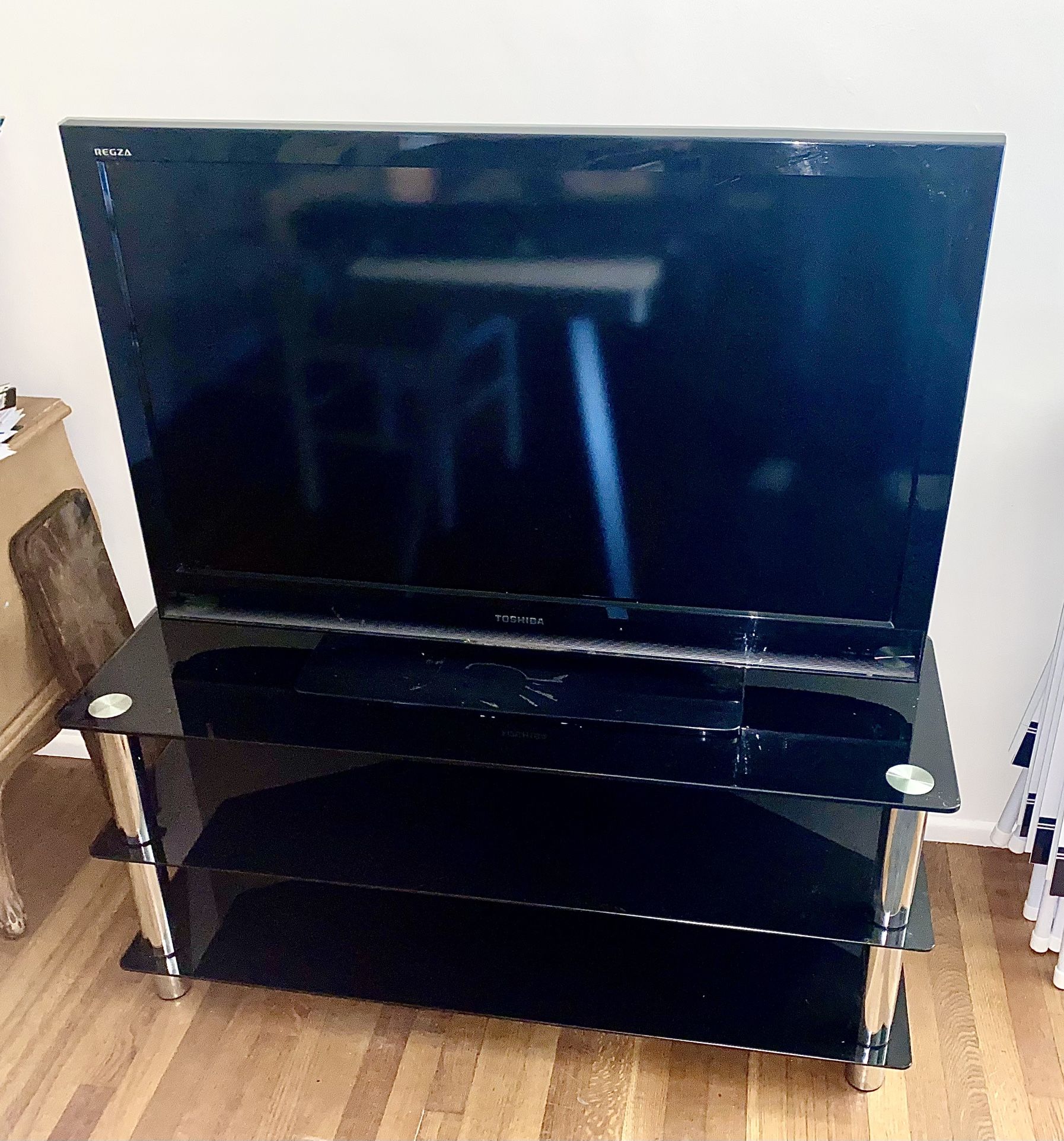 40” Toshiba Hi-Def 1080 TV