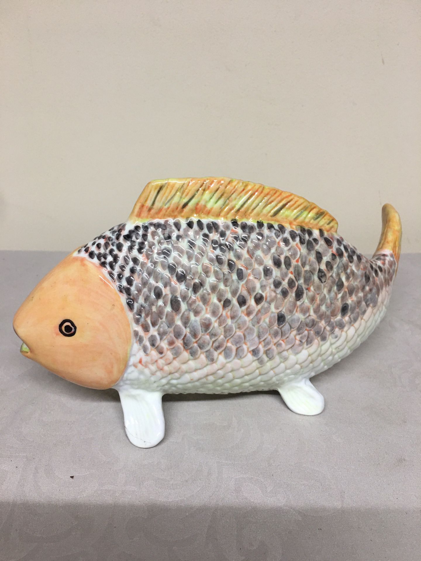 Fish Tank Decor & Fish/Dolphin Sculptures Decor • See All Photos (All 5 Items For $20)