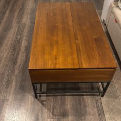 Coffee Table / Table
